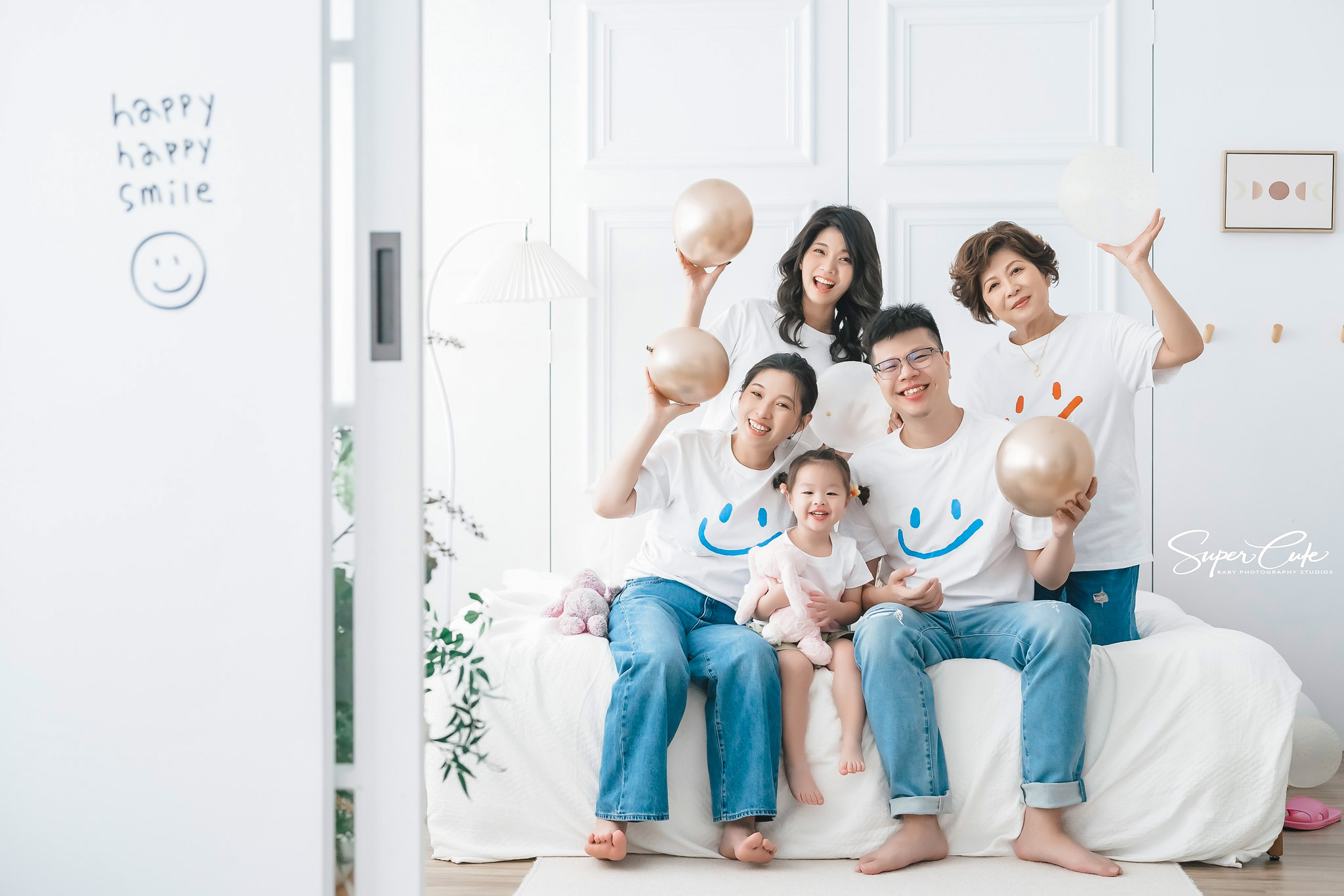 新竹兒童寫真推薦|寶寶親子全家福攝影首選,留下孩子最美笑容 26 兒童攝影現場互動引導情境照,新竹寶寶寫真自然笑容特寫,新竹親子全家福攝影推薦,新竹兒童寫真拍攝過程互動花絮,兒童寫真,親子寫真,新竹推薦,親子寫真