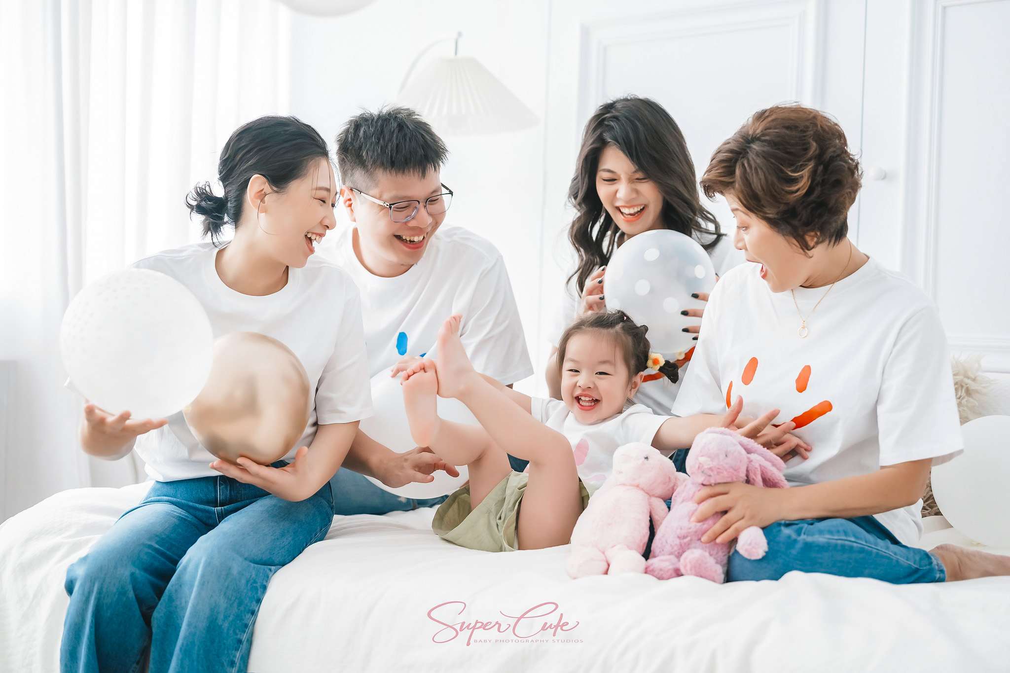 新竹兒童寫真推薦|寶寶親子全家福攝影首選,留下孩子最美笑容 19 兒童攝影現場互動引導情境照,新竹寶寶寫真自然笑容特寫,新竹親子全家福攝影推薦,新竹兒童寫真拍攝過程互動花絮,兒童寫真,親子寫真,新竹推薦,親子寫真