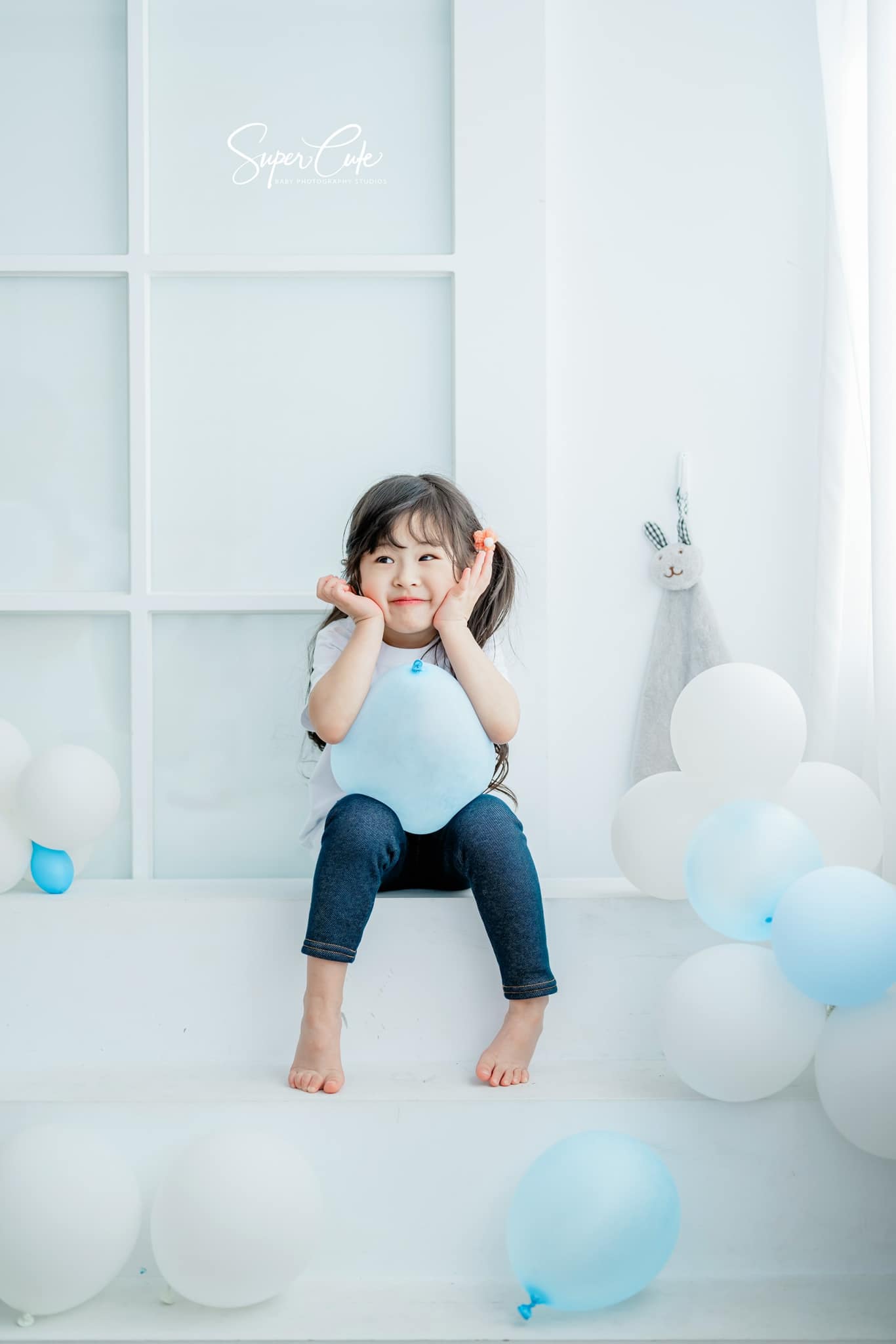 新竹兒童寫真推薦|寶寶親子全家福攝影首選,留下孩子最美笑容 1 兒童攝影現場互動引導情境照,新竹寶寶寫真自然笑容特寫,新竹親子全家福攝影推薦,新竹兒童寫真拍攝過程互動花絮,兒童寫真,親子寫真,新竹推薦,親子寫真